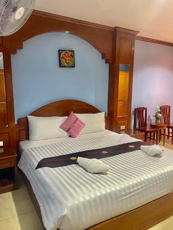 Innarm House Patong Bagian luar foto