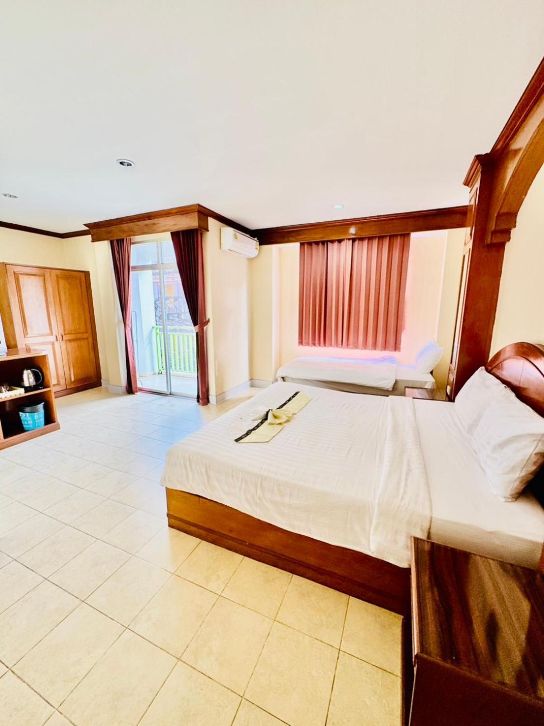Innarm House Patong Bagian luar foto