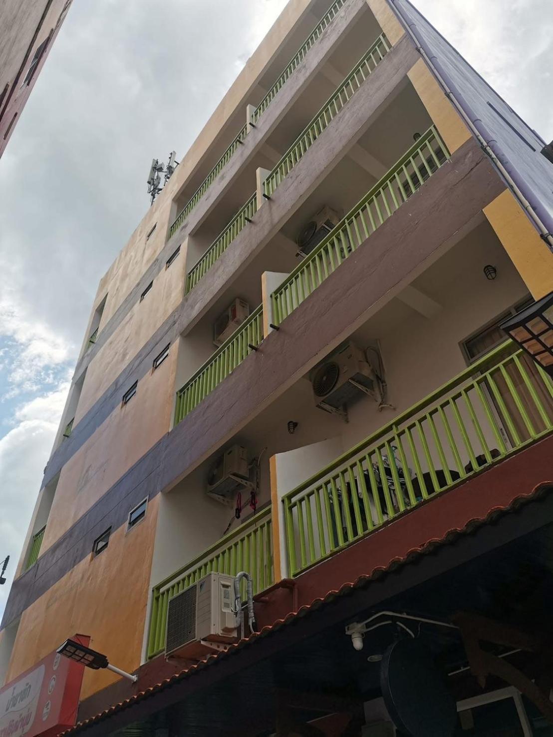 Innarm House Patong Bagian luar foto